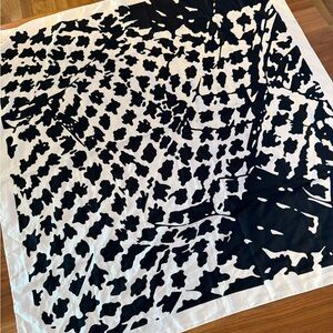 Vintage Elegant Black and White Scarf